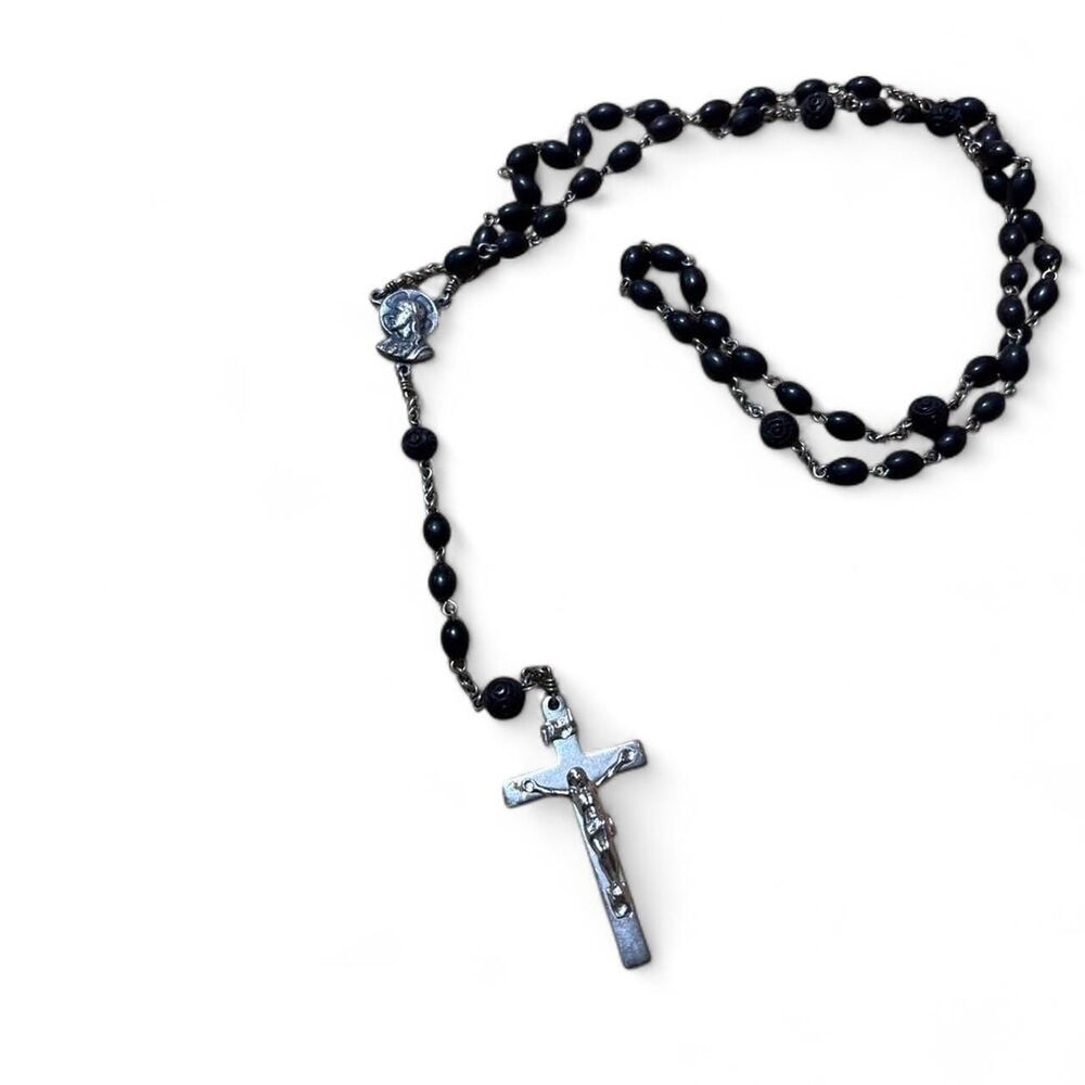 Unbranded Women's Black and Silver Jewellery